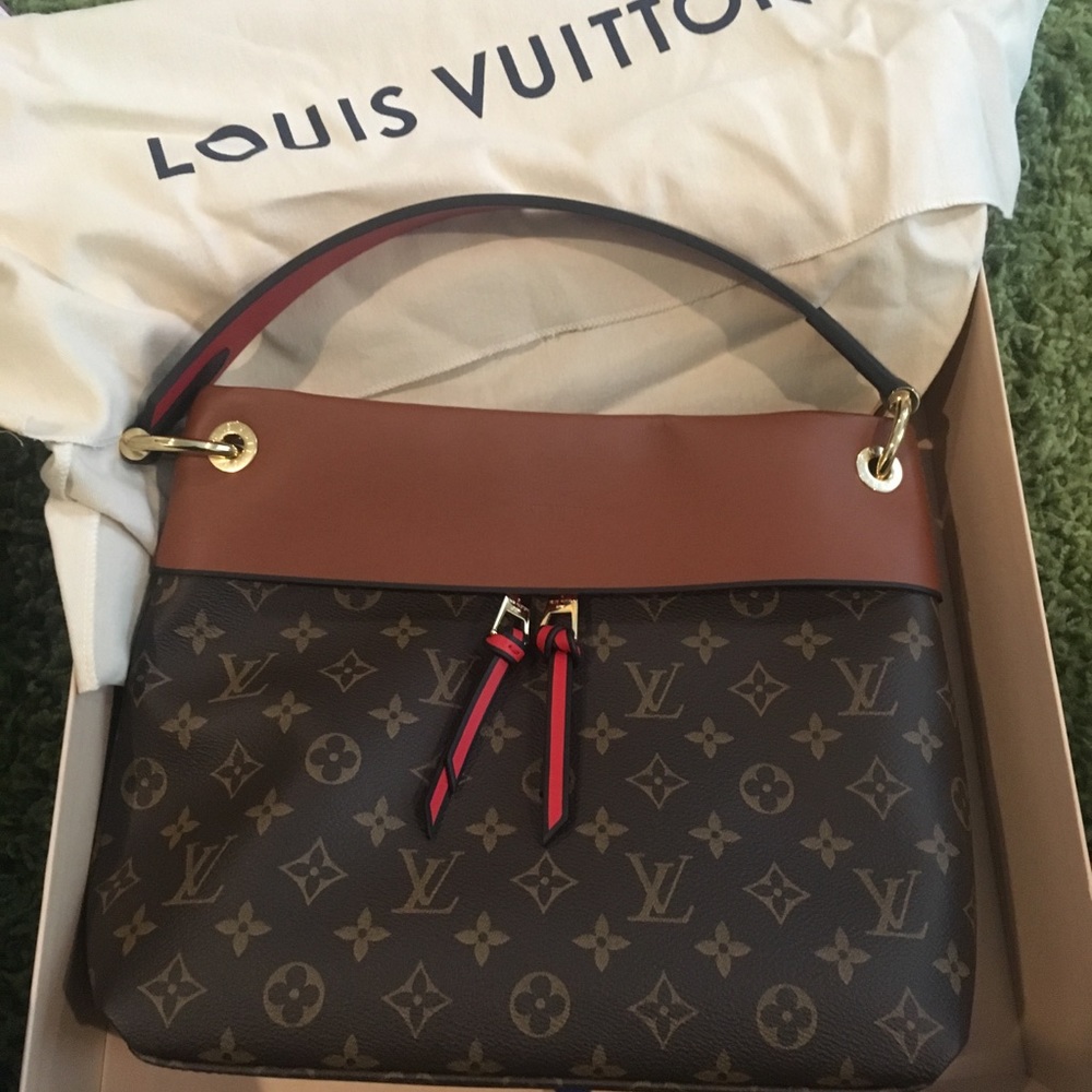 SOLD!!!New with tags Gorgeous LV bag!